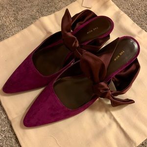 The Row Coco Mules In Suede